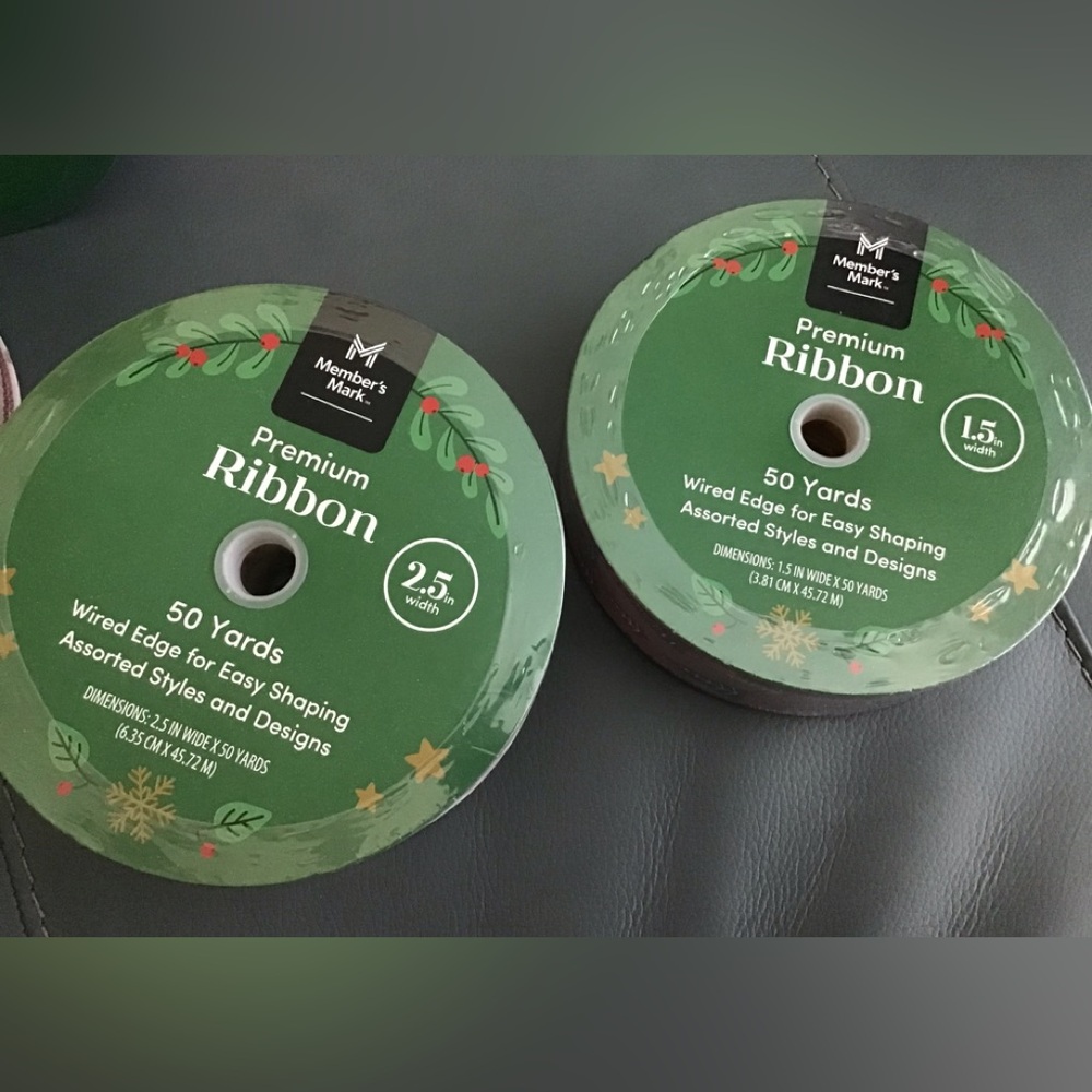4 Rolls of Wired Edge Christmas Ribbon - Picture 3 of 3